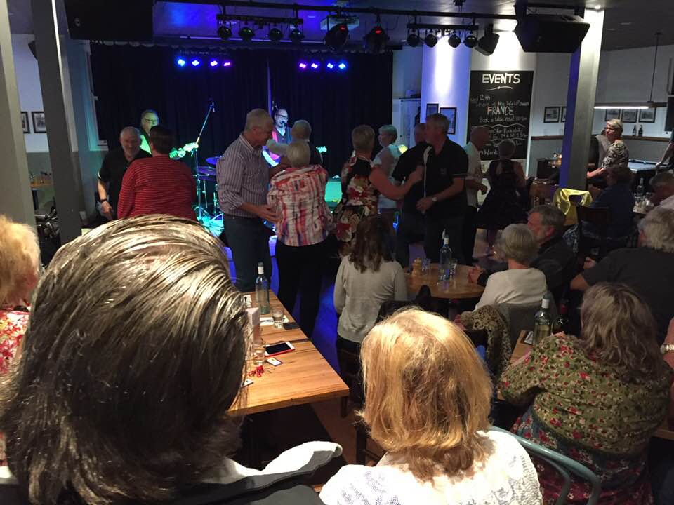 41215817_10156634866899819_6761273792380534784_n